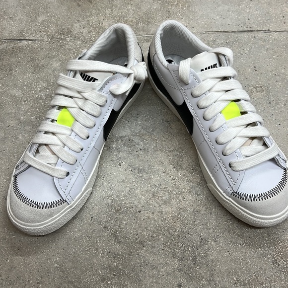 New with box - Men’s Nike Blazer Low ´77 Jumbo - DN2158 101 - Picture 5 of 8